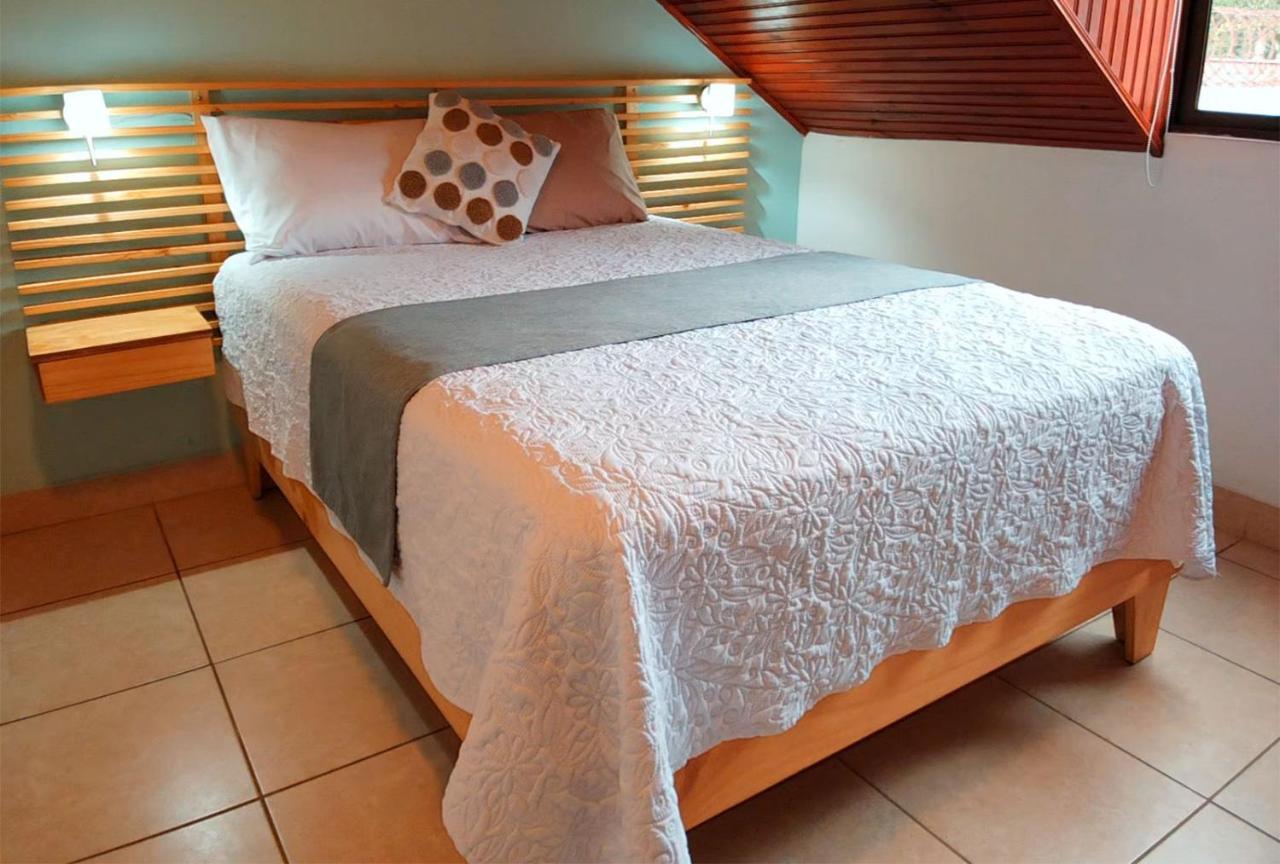 אסקזו Trebol Amarillo Bed & Breakfast מראה חיצוני תמונה