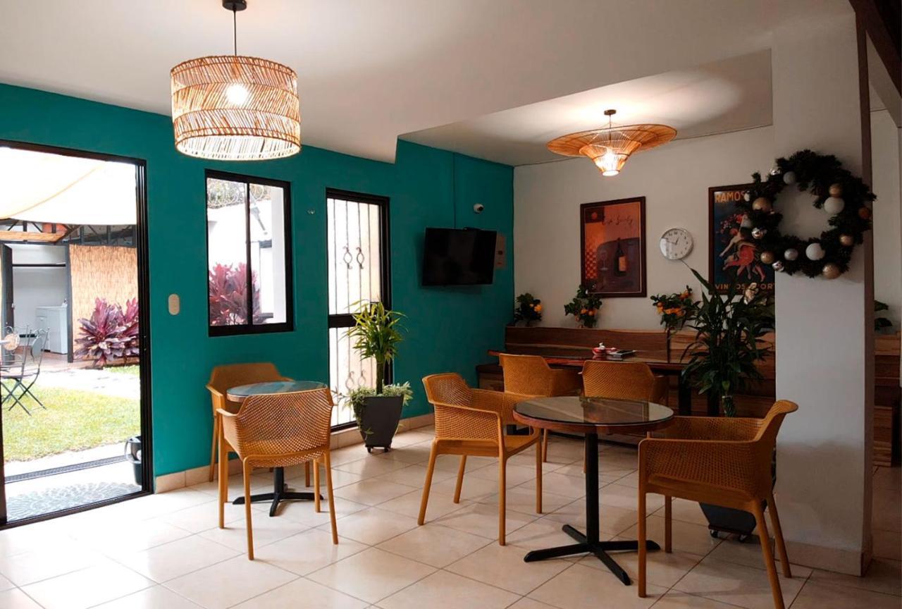 אסקזו Trebol Amarillo Bed & Breakfast מראה חיצוני תמונה