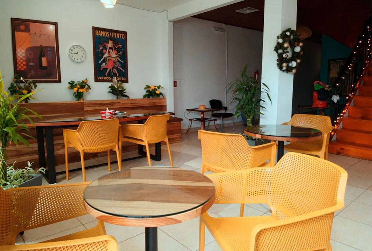 אסקזו Trebol Amarillo Bed & Breakfast מראה חיצוני תמונה
