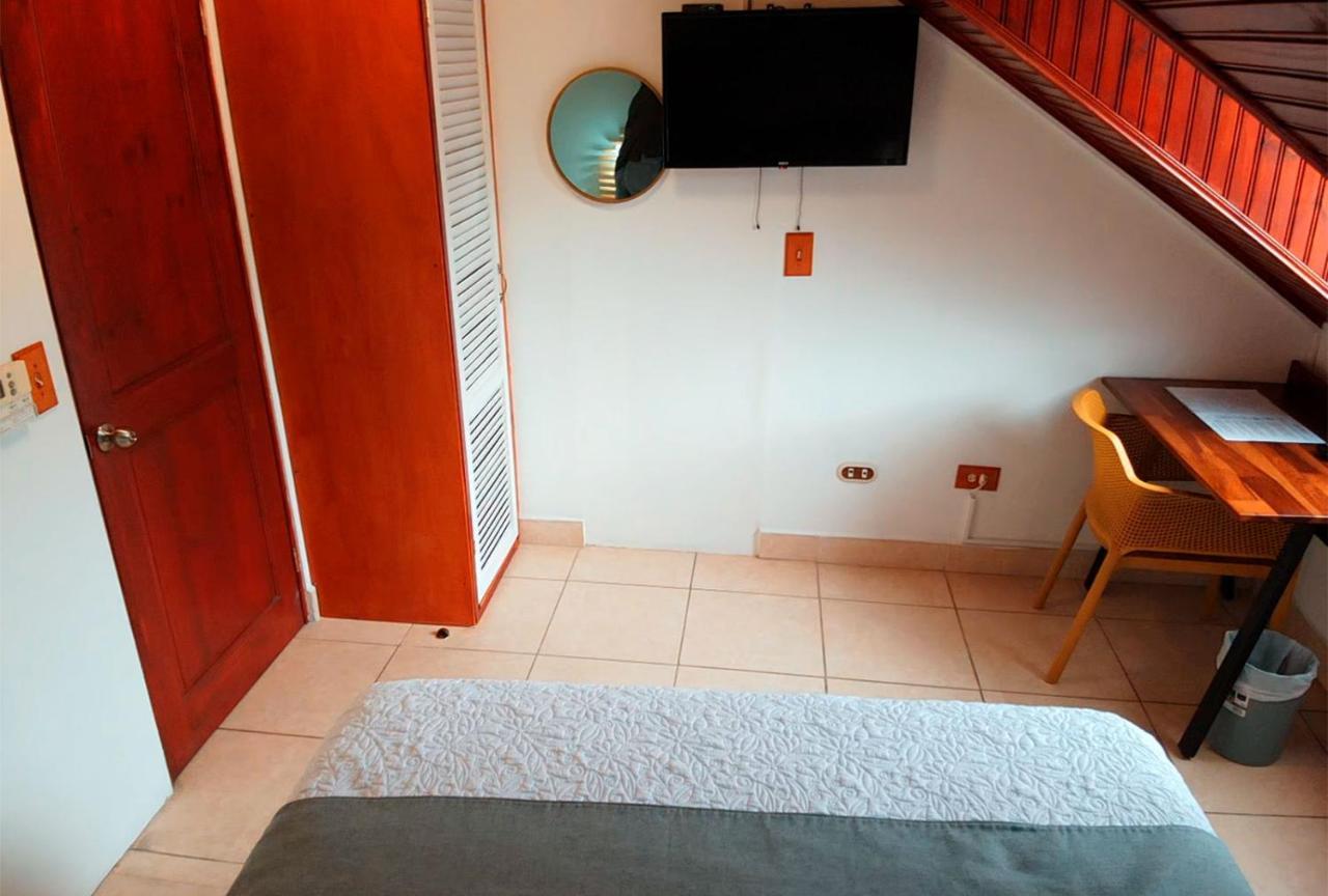 אסקזו Trebol Amarillo Bed & Breakfast מראה חיצוני תמונה