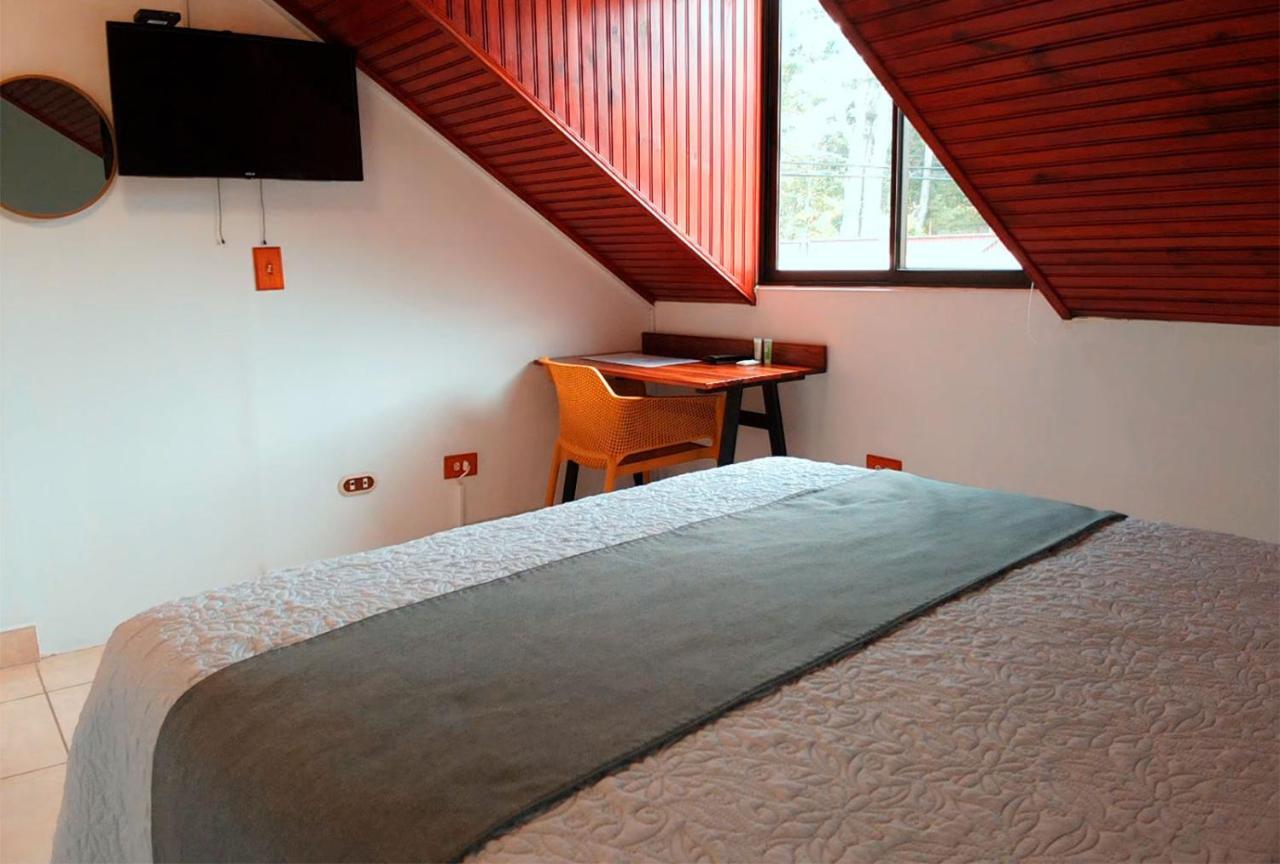 אסקזו Trebol Amarillo Bed & Breakfast מראה חיצוני תמונה
