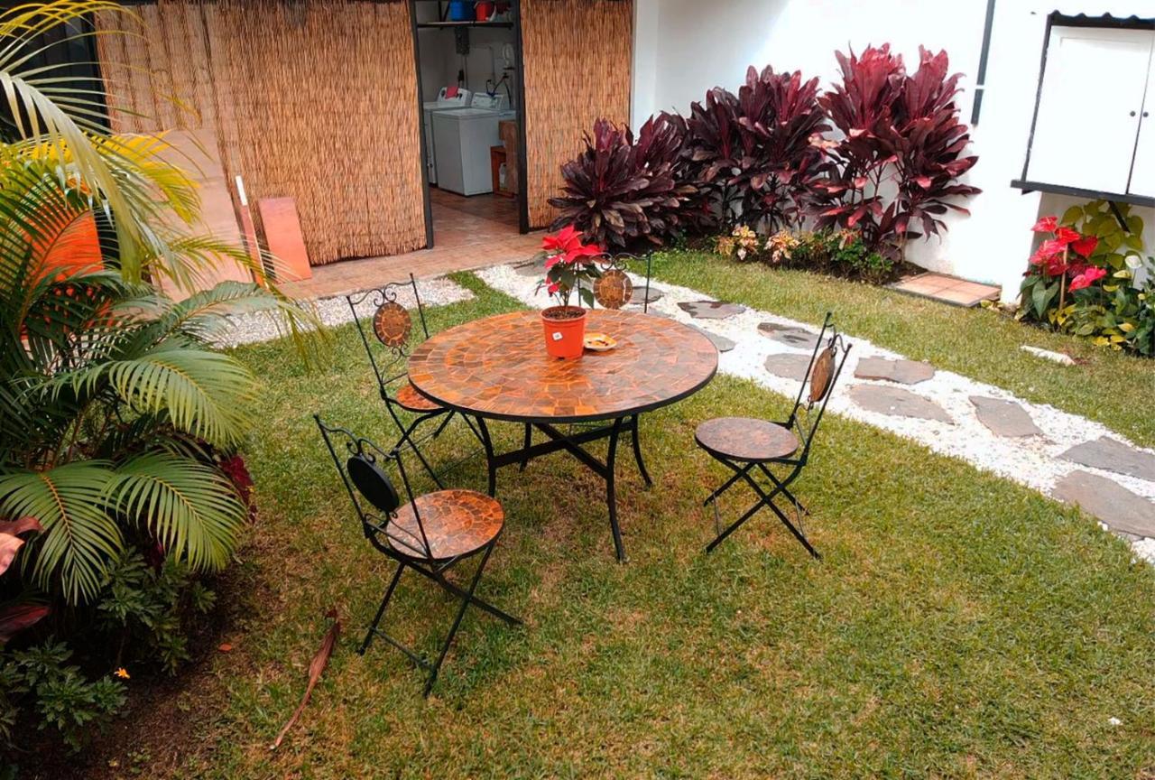 אסקזו Trebol Amarillo Bed & Breakfast מראה חיצוני תמונה